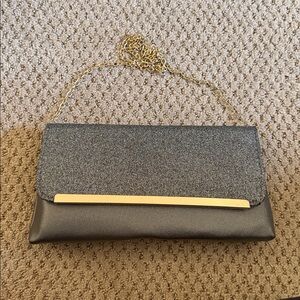 ‼️ Gray and Gold Clutch ‼️
